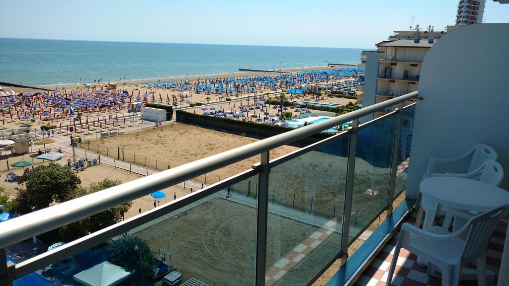 Hotel La Brezza Frontemare Lido di Jesolo Luaran gambar