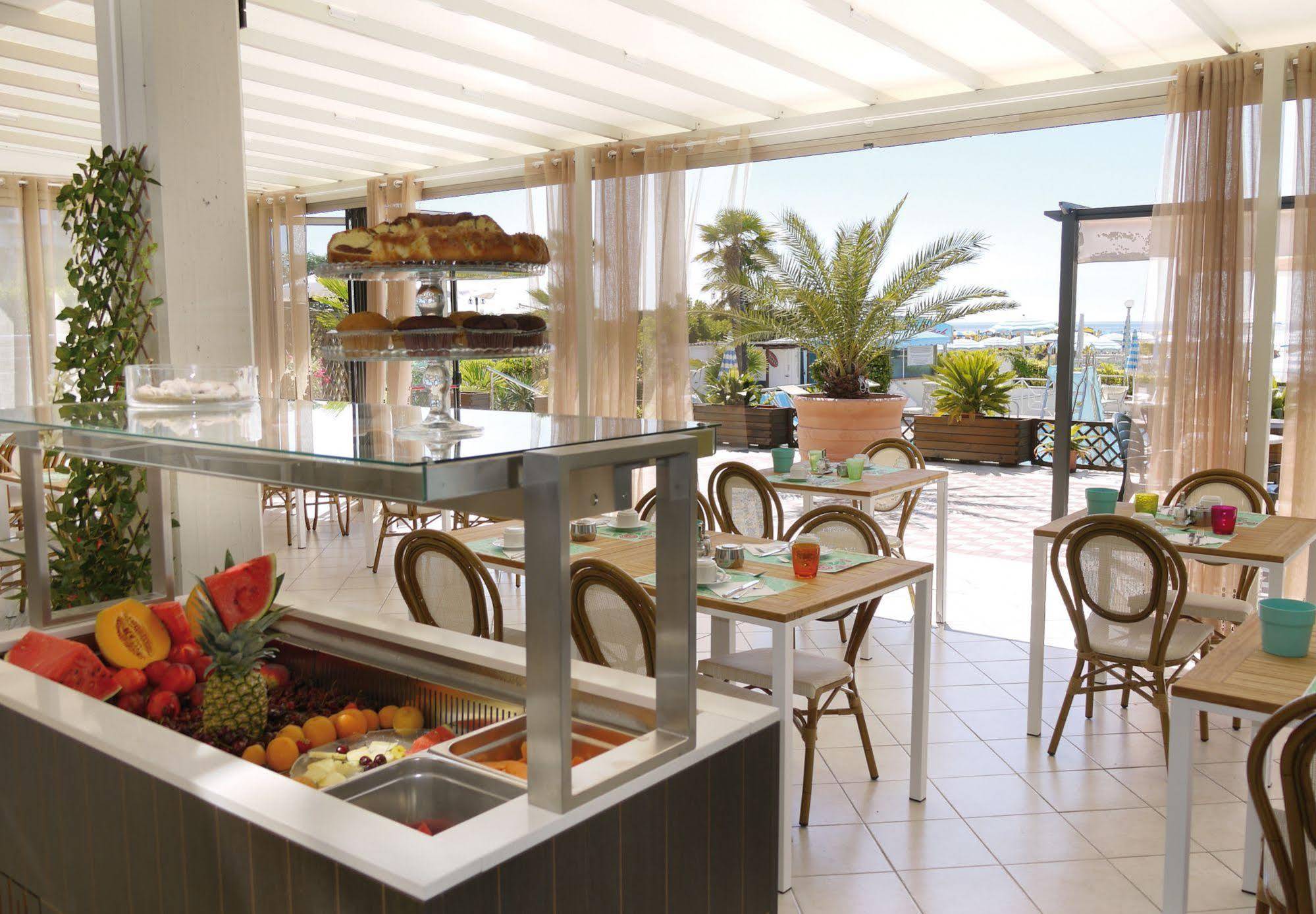 Hotel La Brezza Frontemare Lido di Jesolo Luaran gambar