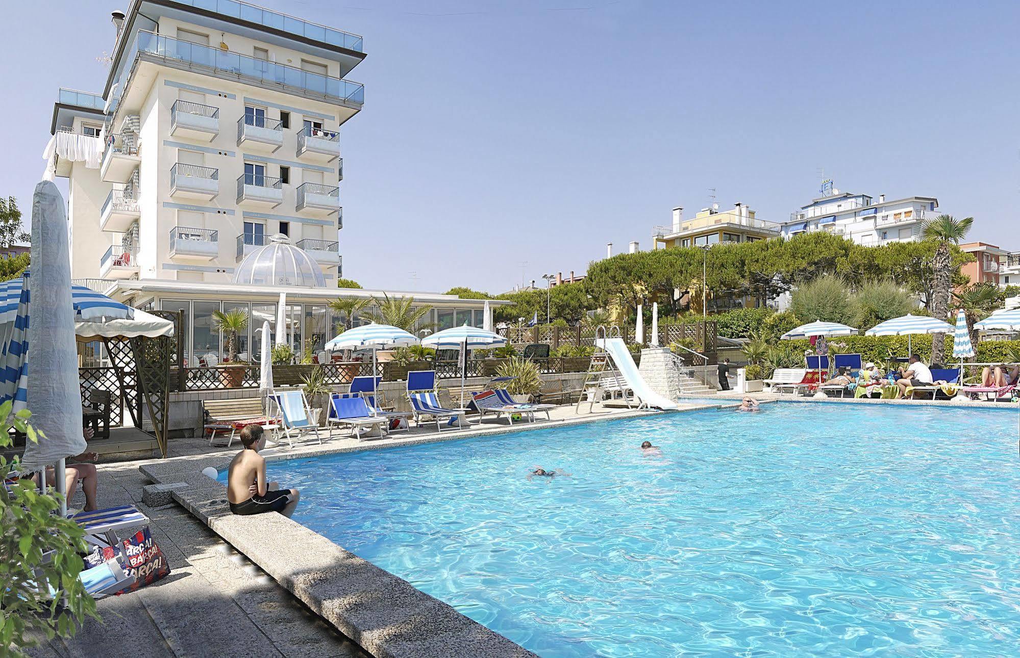 Hotel La Brezza Frontemare Lido di Jesolo Luaran gambar