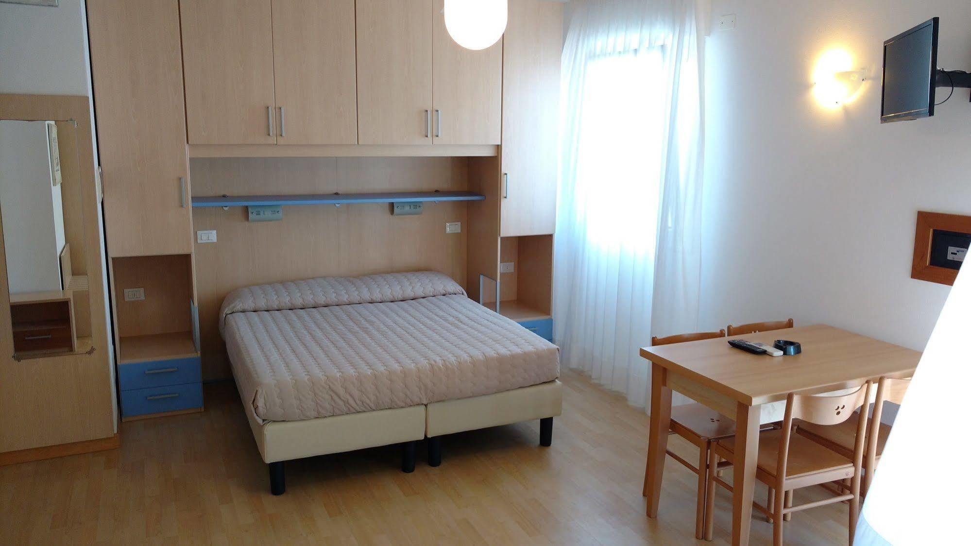 Hotel La Brezza Frontemare Lido di Jesolo Luaran gambar