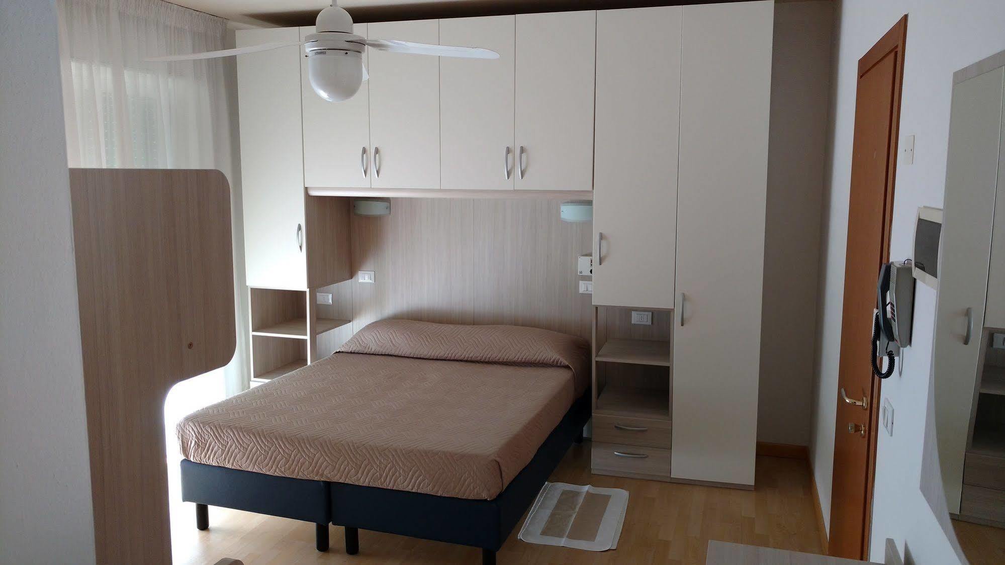 Hotel La Brezza Frontemare Lido di Jesolo Luaran gambar
