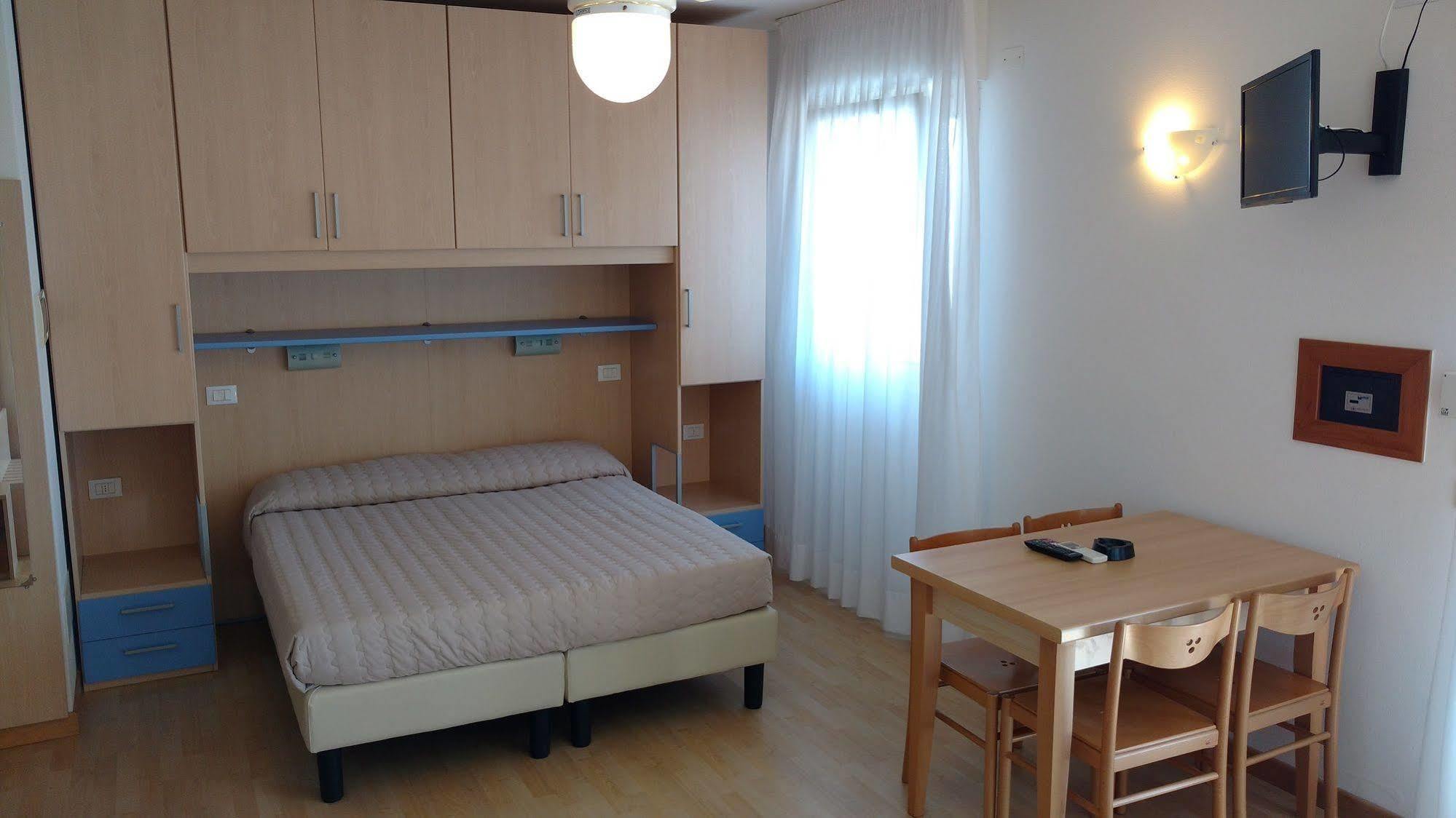 Hotel La Brezza Frontemare Lido di Jesolo Luaran gambar