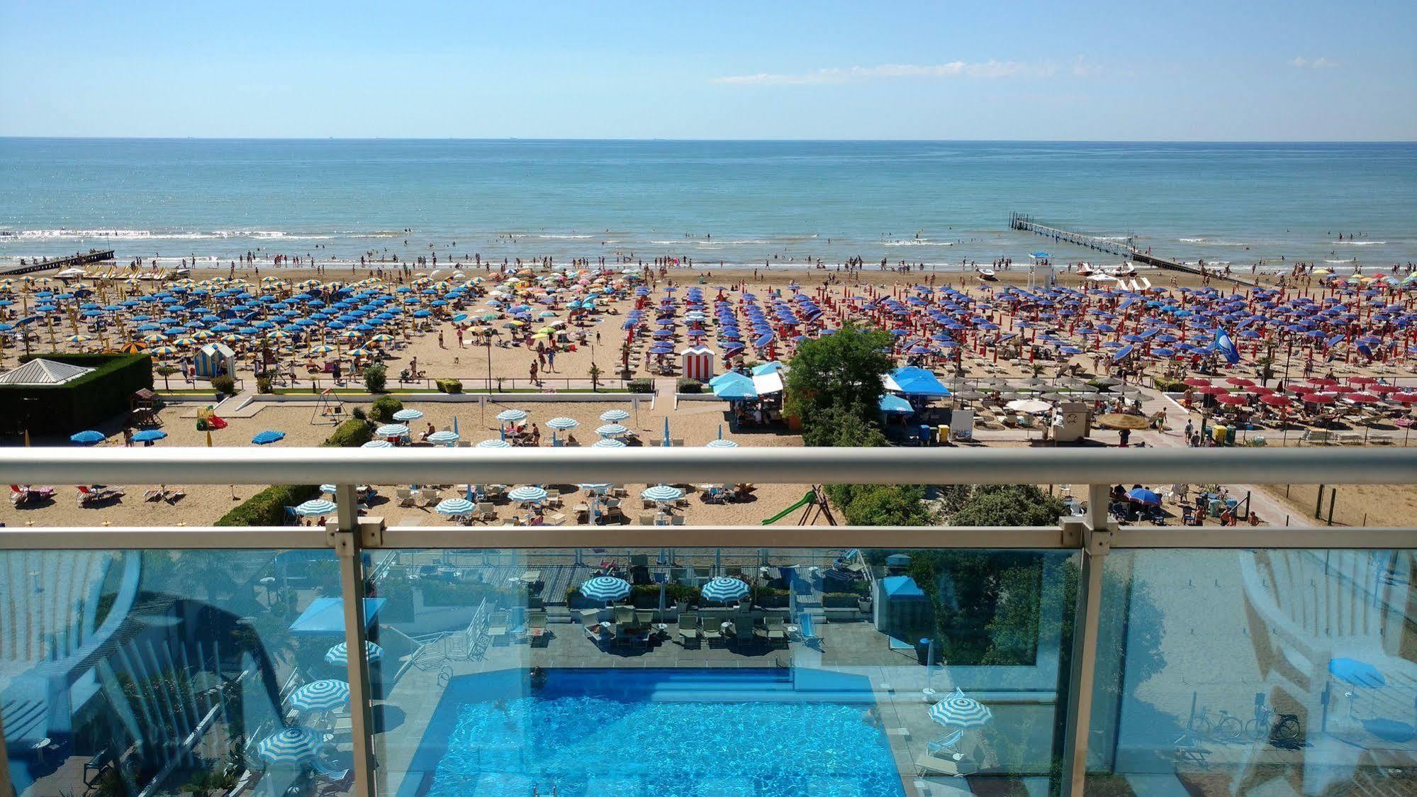 Hotel La Brezza Frontemare Lido di Jesolo Luaran gambar