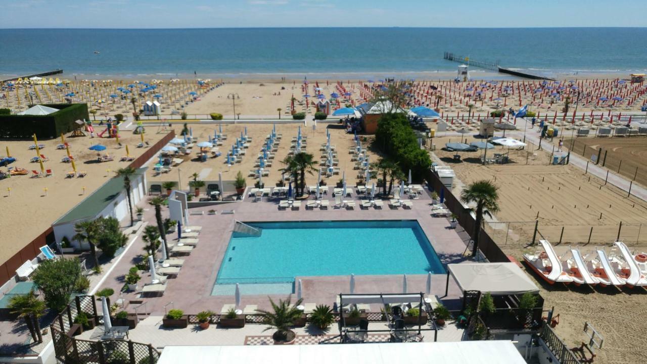 Hotel La Brezza Frontemare Lido di Jesolo Luaran gambar